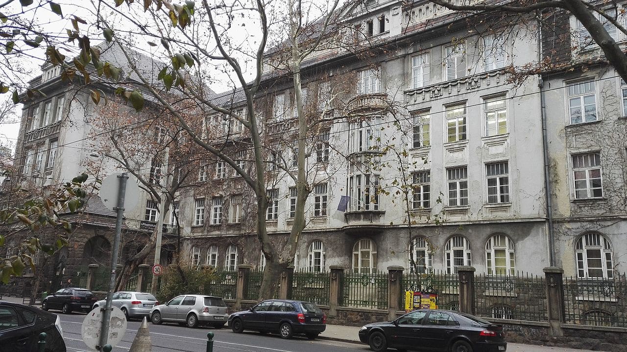 Gáll Beatrix emlékszoba az I. István Közg. Technikumban